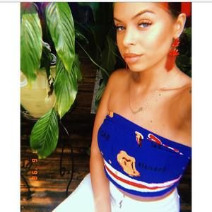 Meet your Posher, Bria